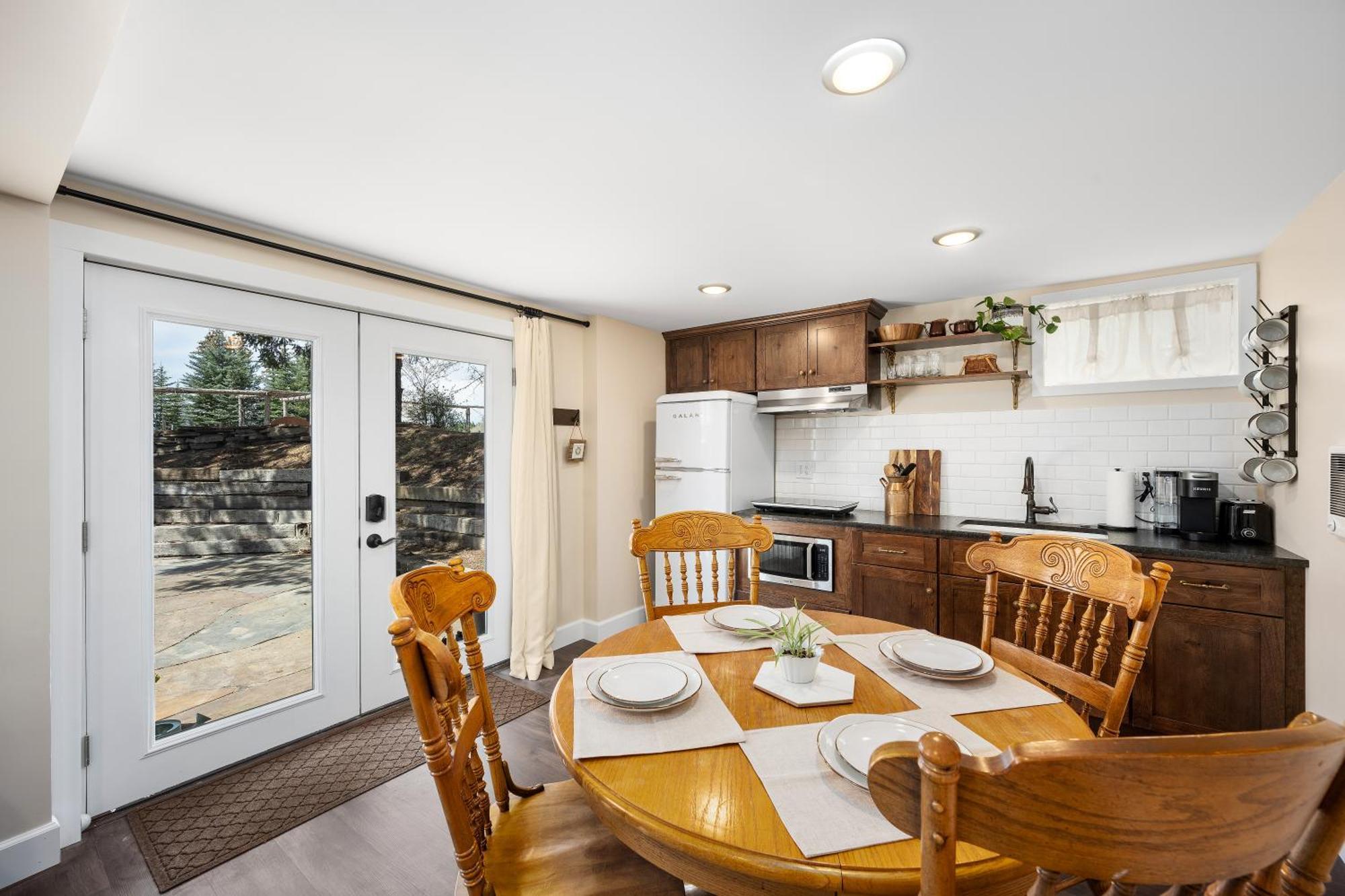 Country Cottage Basement Apartment Hayden 외부 사진